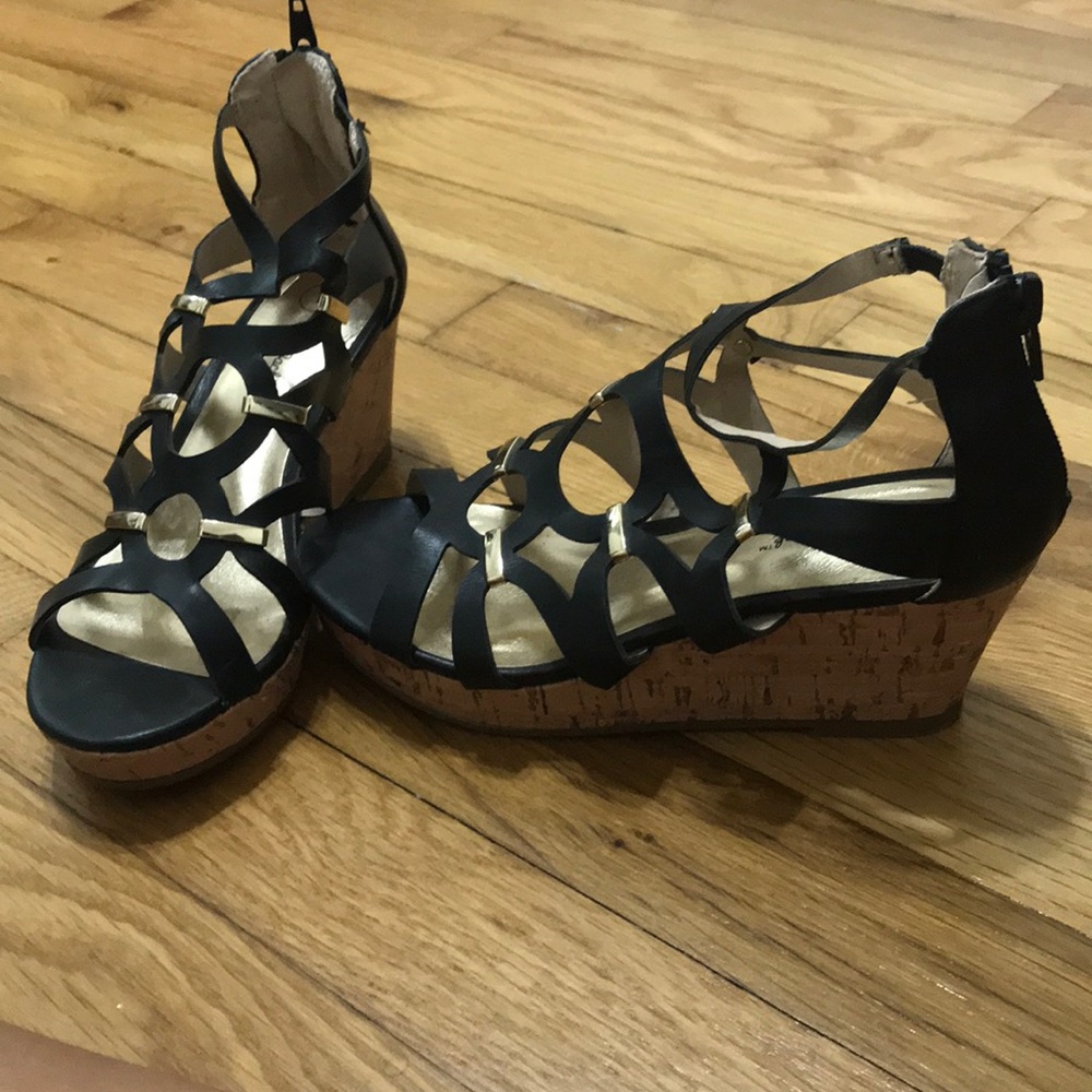 Cat and Jack girls wedges size 1